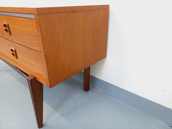 Image 1 of Piccola credenza vintage scandinava in teak degli anni '60.