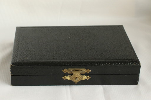6 Crystal Knife Plates Includes Original Gift Box
