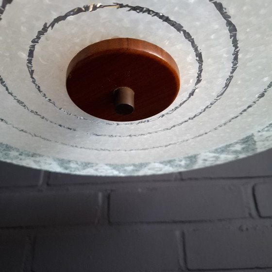 Image 1 of Vintage schaal plafondlamp jaren 50 glas/teakhout