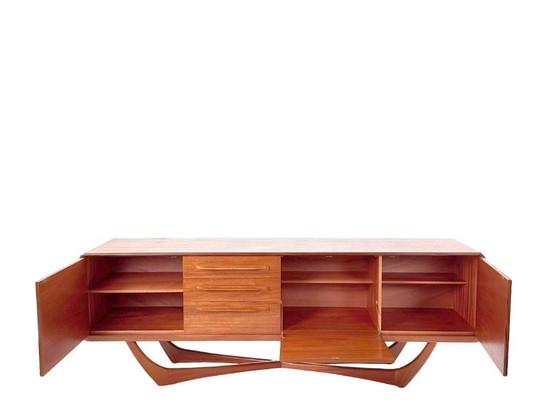Image 1 of Mid-century sideboard van Val Rossi voor Beithcraft