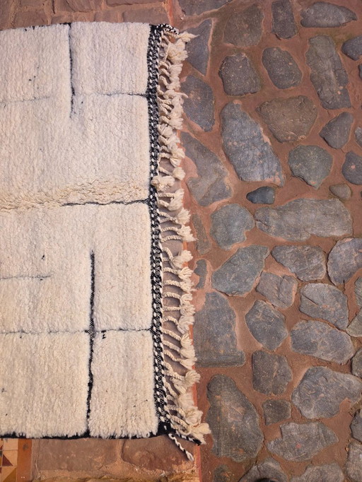 Moroccan Beni Ourain rug 240 x 147 cm