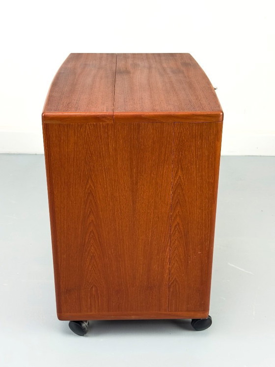 Image 1 of Mueble bar de teca de Illum Wikkelsø para CFC Silkeborg, años 60