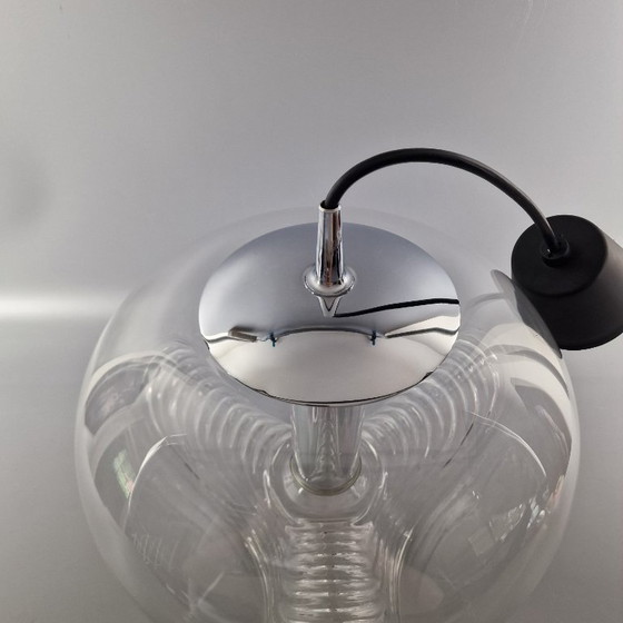 Image 1 of Vintage Space Age hanglamp – Peill & Putzler “Wave” / “Futura” – 1970s Duitsland – Glas en Metaal – Ø 32 cm. Space Age Design.