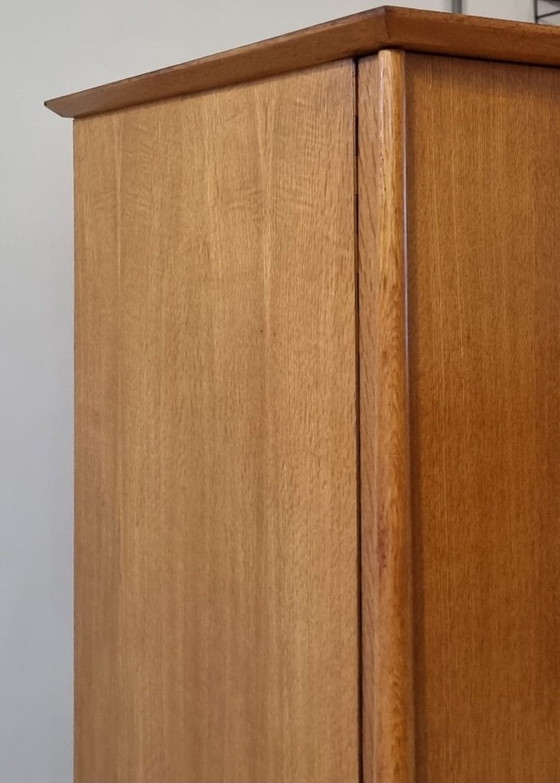 Image 1 of guardaroba di metà secolo