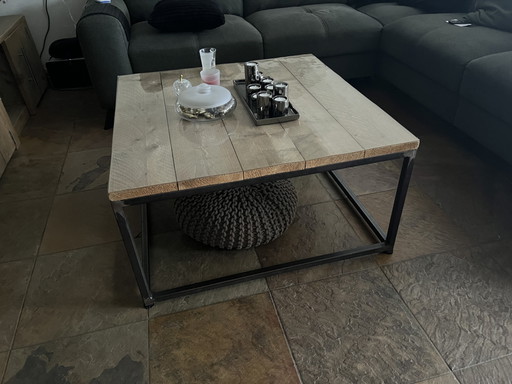 Salontafel Van Steigerhout, Industriële Look Met Metalen Onderstel Merk Jorg – Wood