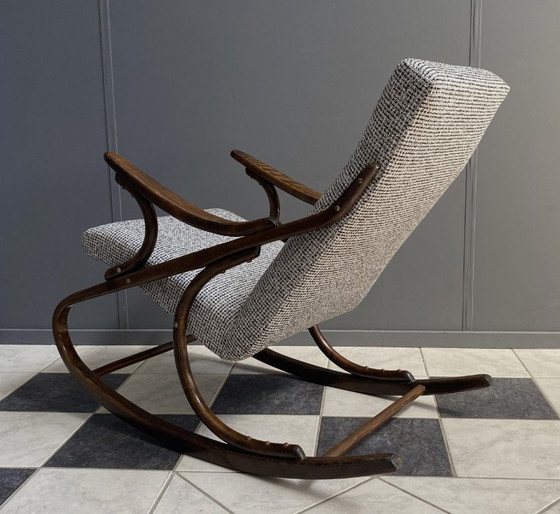 Image 1 of Sedia a dondolo rivestita di TON / thonet, anni '60