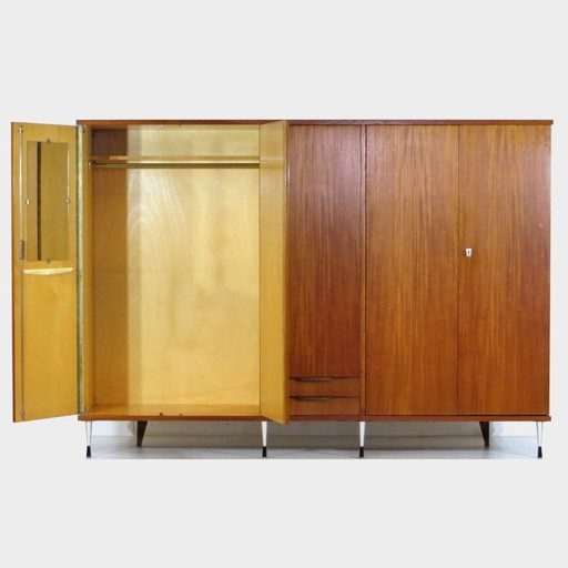Grote vintage 5-deurs teak kledingkast Italiaanse stijl jaren 60