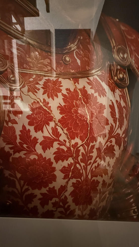 Image 1 of Kintsugi Samurai Murale rosso di Rotan Hunt