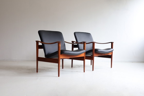 Image 1 of Conjunto de dos sillones modelo 711, Frederik Kayser