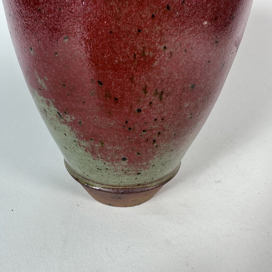 Image 1 of Ed Meissenberg – Jarrón de cerámica de estudio con tapa y esmalte rojo verdoso (década de 1990)
