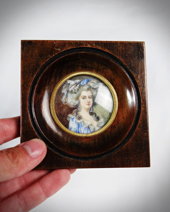 Image 1 of Retrato en miniatura pintado a mano de la duquesa de Coutances por Labille-Guiard Siglo XIX