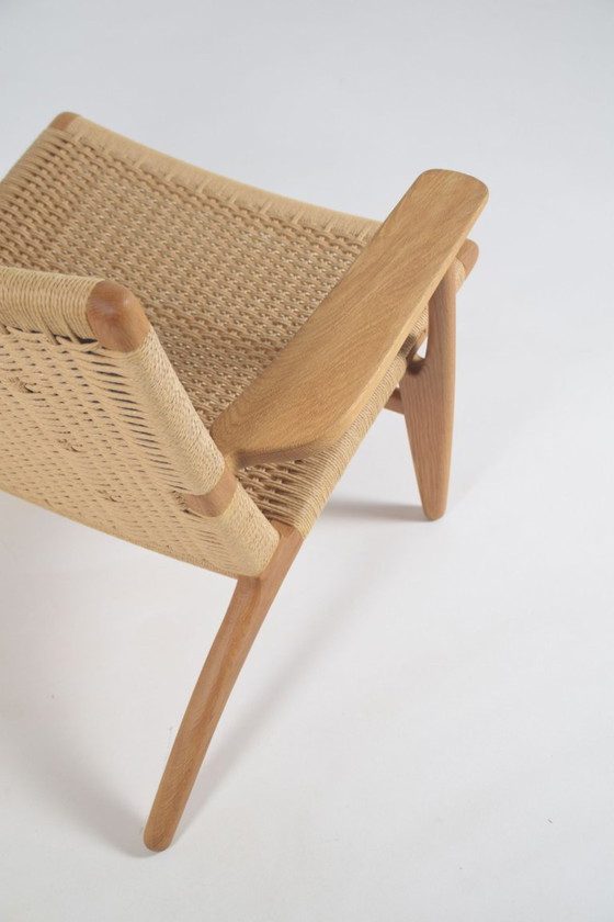 Poltrona danese CH25 disegnata da Hans J. Wegner per Carl Hansen & Søn, Poltrone, Legno, Altro, Marrone (foto 8 di 10)