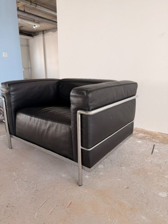 Image 1 of Divano Cassina LC3