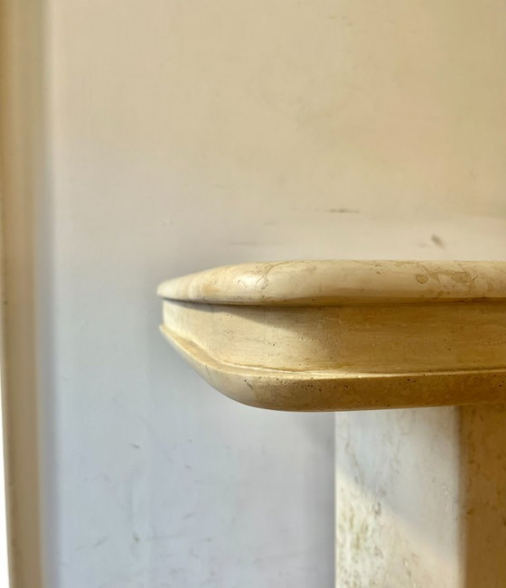 Image 1 of Table d'appoint luxueuse en travertin