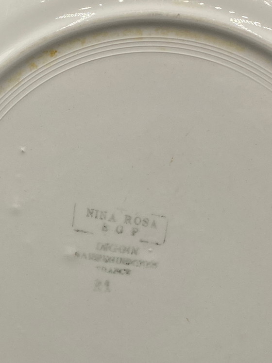 Piatto piano in maiolica Moulin des Loups, design Mia Rosa, rosa e garofani – Oggetti decorativi (photo 3 of 4)
