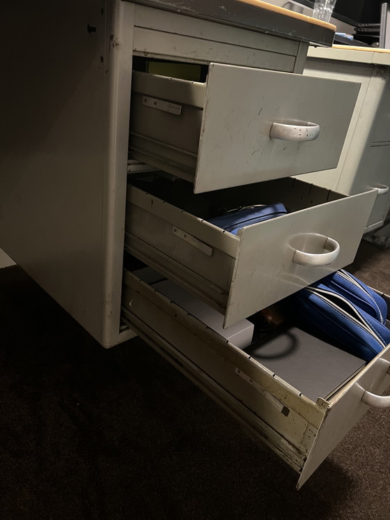 Image 1 of Gispen (Dutch Originals) Industrie-Stahlschreibtisch 7652