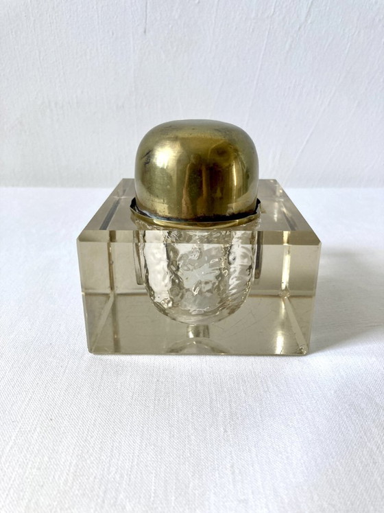 Desk Inkwell with Beveled Cut Glass Reservoir and Brass, circa 1900 – Decorative Objects (photo 4 of 18)