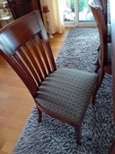 Massiver Esstisch mit 6 Stühlen