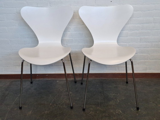 Fritz Hansen Dining set by Arne Jacobsen – Metal, Wood, Vintage (photo 14 of 18)