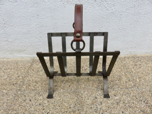 Porte revue en acier brut et cuir dans le style de Jacques Adnet, France, années 30 40