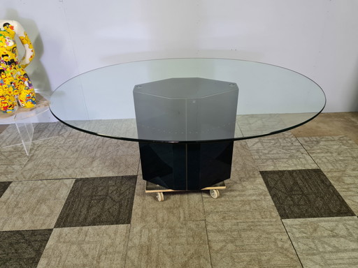 Mesa de comedor épica Gubi