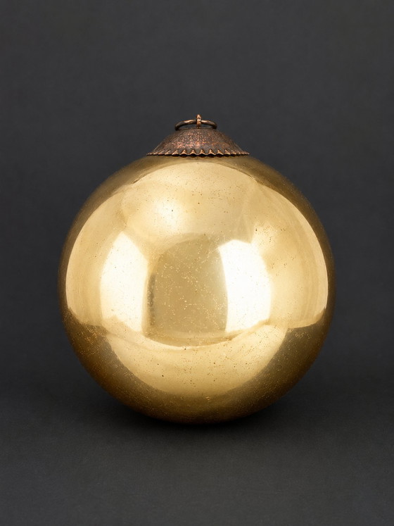 Image 1 of Paire de grandes sphères décoratives en verre églomisé français