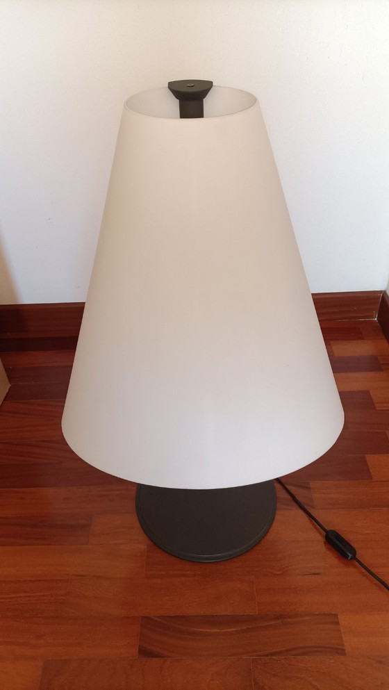 Image 1 of Deux lampes de table Leucos Micene T46 et T68, conçues par les designers Noti Massari et Renato Toso, en métal peint.