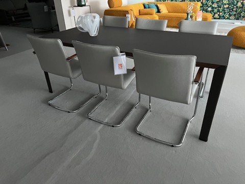 Image 1 of Leolux Kalia dining table - 210x100