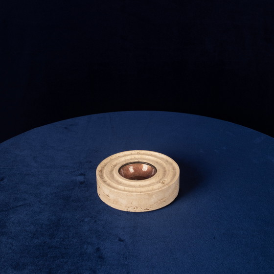 Italiaanse ronde asbak van travertin en koperkleurig metaal, 1970 – Tafelaccessoires, Italian Design (photo 11 of 18)