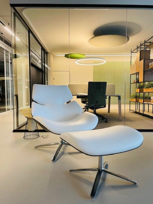 Poltrona lounge tipo Shrimp marca Cor incl. poggiapiedi