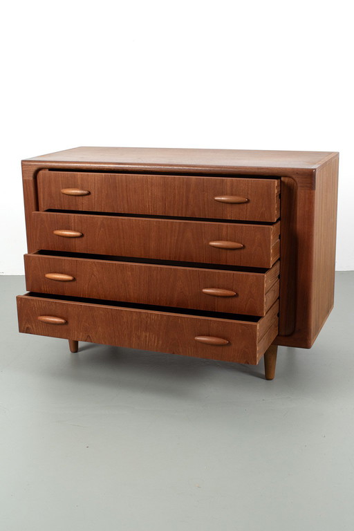 Vintage Dyrlund chest of drawers