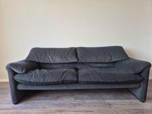 Maralunga Sofa, Vico Magistretti, Cassina