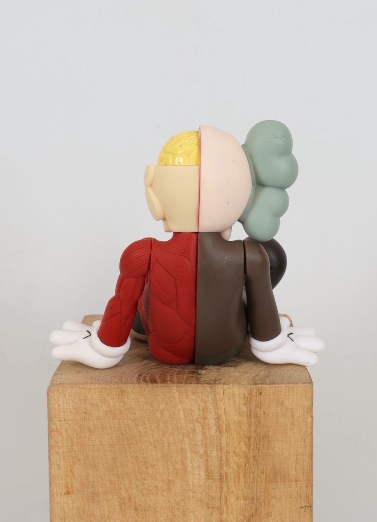 Kaws Companion Resting Place カウズ BAPE KAWS Resting Place Vinyl Figure Grey - US