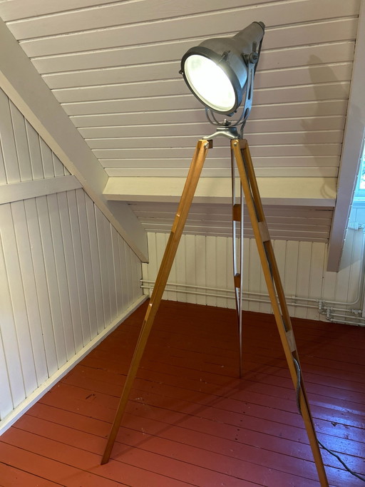 Industrial lamp; large metal spot on tripod