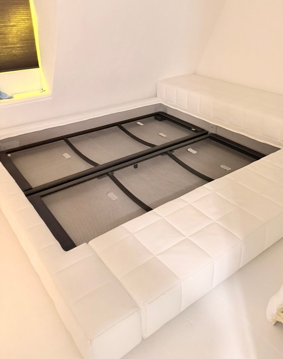 Image 1 of Bonaldo penisola squadrata versione B pelle bianca