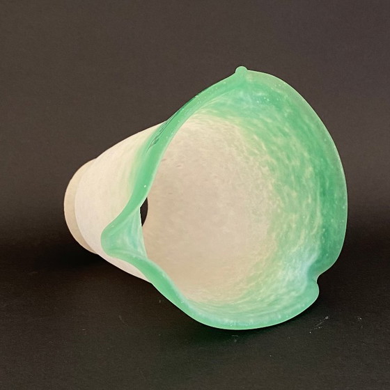 Image 1 of Tulipano in pasta di vetro verde firmato Rethondes