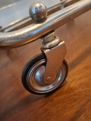 Chariot de service Bauhaus/Art déco des années 1930 – Chrome, laiton et verre