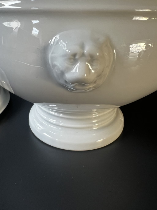 Pillivuyt soup tureen