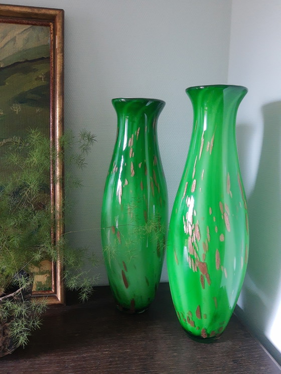 Image 1 of Set hoge Murano handgeblazen glazen vazen siervazen decoratieve vazen sierobjecten in groen met goud, vintage 