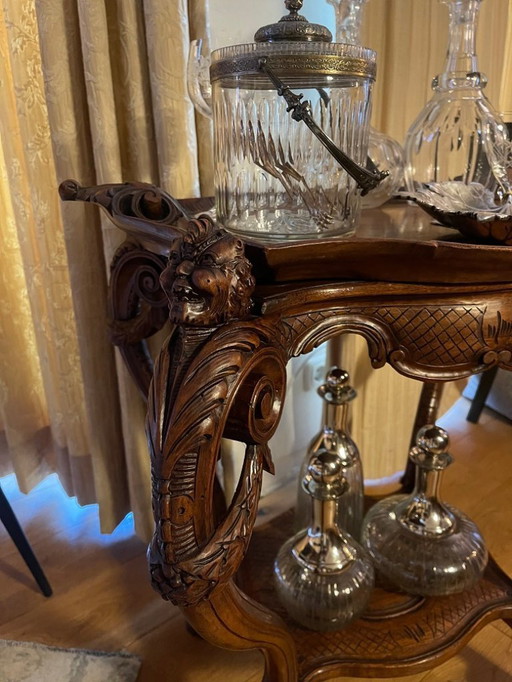 Mesa neorrenacentista con bandeja, italiana, siglo XIX, nogal macizo