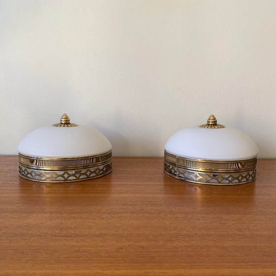 Image 1 of Paire d'appliques plafonniers anciens demi sphérique en verre blanc et laiton doré 1950 1960