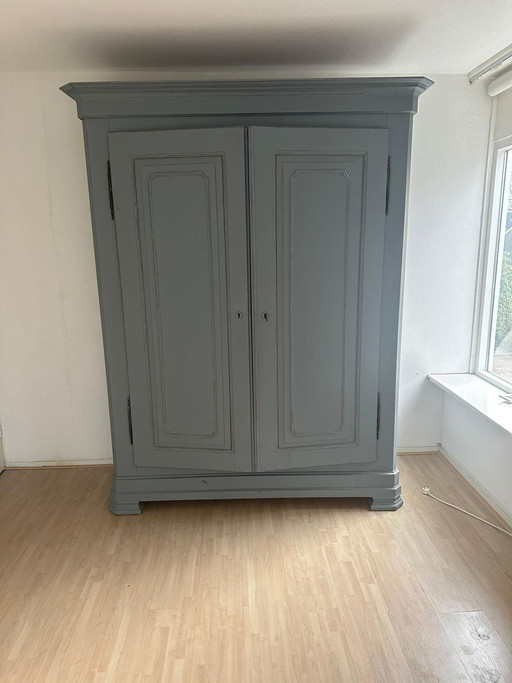 Oude grote hoge kast 