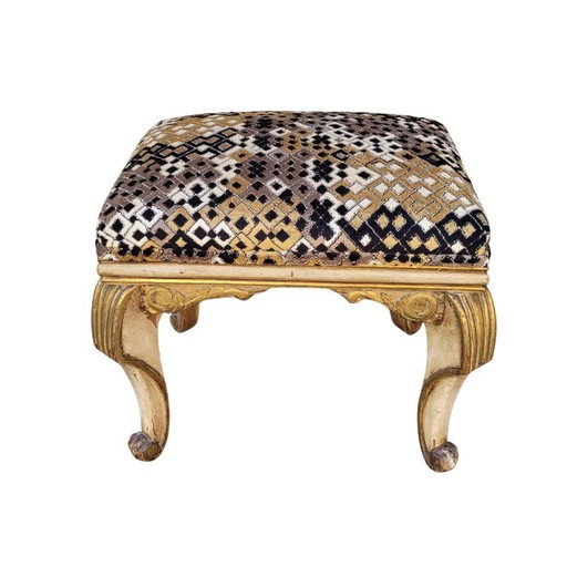 Banqueta / escabel / otomana, madera tallada y dorada, tapizado Pierre Frey, Mid-century, 70’s – Italia