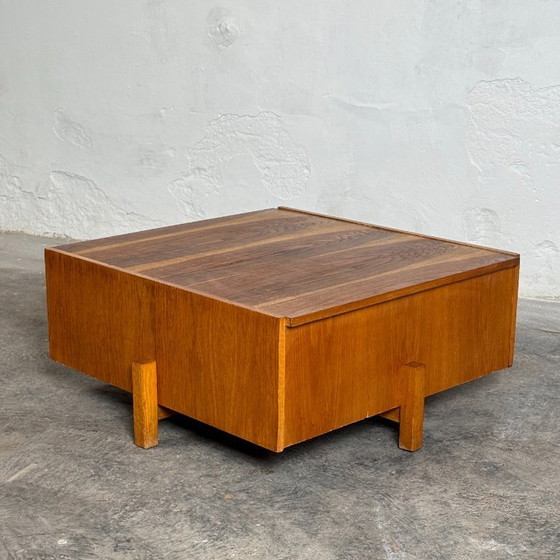 Image 1 of Mesa de centro de roble con espacio de almacenamiento, años 60 – Diseño húngaro