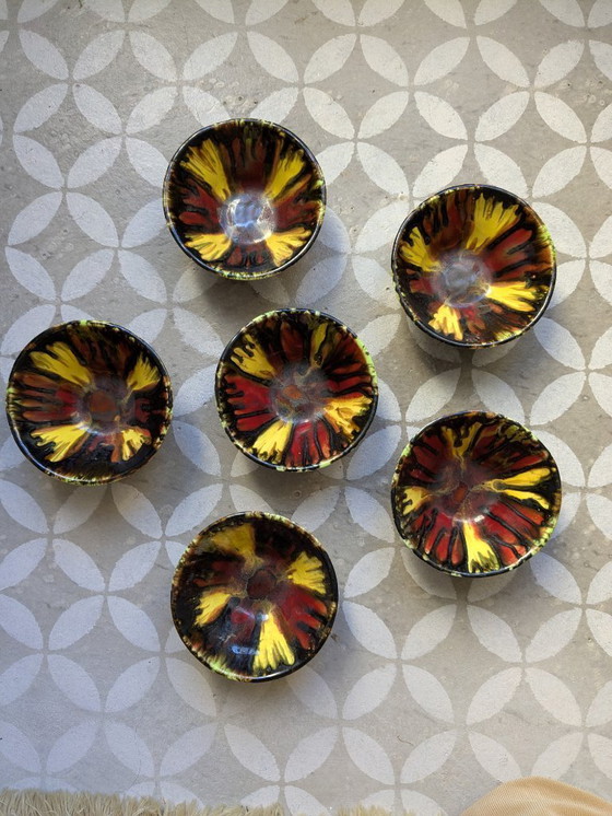 Image 1 of Set van 6 keramische kommen van Vallauris, gesigneerd.