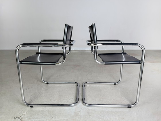 Image 1 of Juego de 2 sillas voladizas B34 de Marcel Breuer, de piel, atribuidas a Thonet.