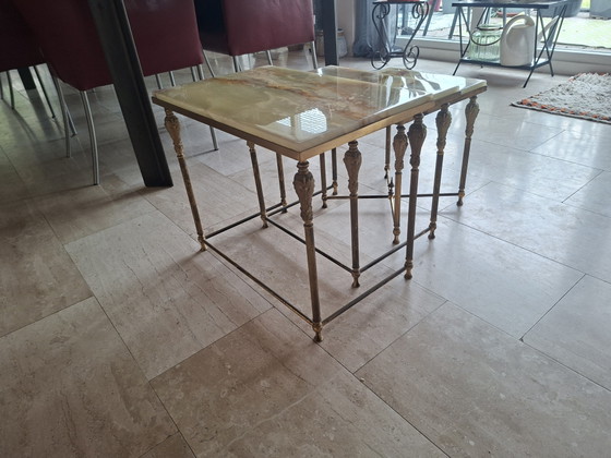 3 Marmor Beistelltische im Set – Stone, Brass (photo 5 of 6)