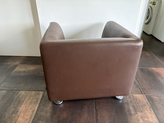 Image 1 of Drie Gelderland 4800 stoelen en poef bekleding leer
