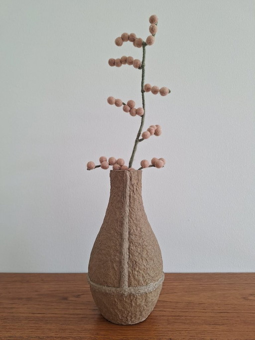Vase en pulpe de papier de Debbie Wijskamp pour Serax