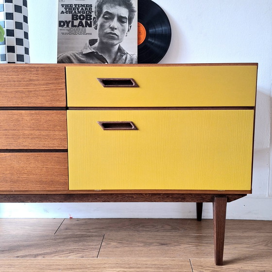 Image 1 of piccola credenza vintage